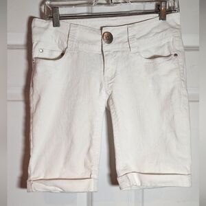 Bubblegum Y2K White Roll Cuff Bermuda Shorts Size 5/6